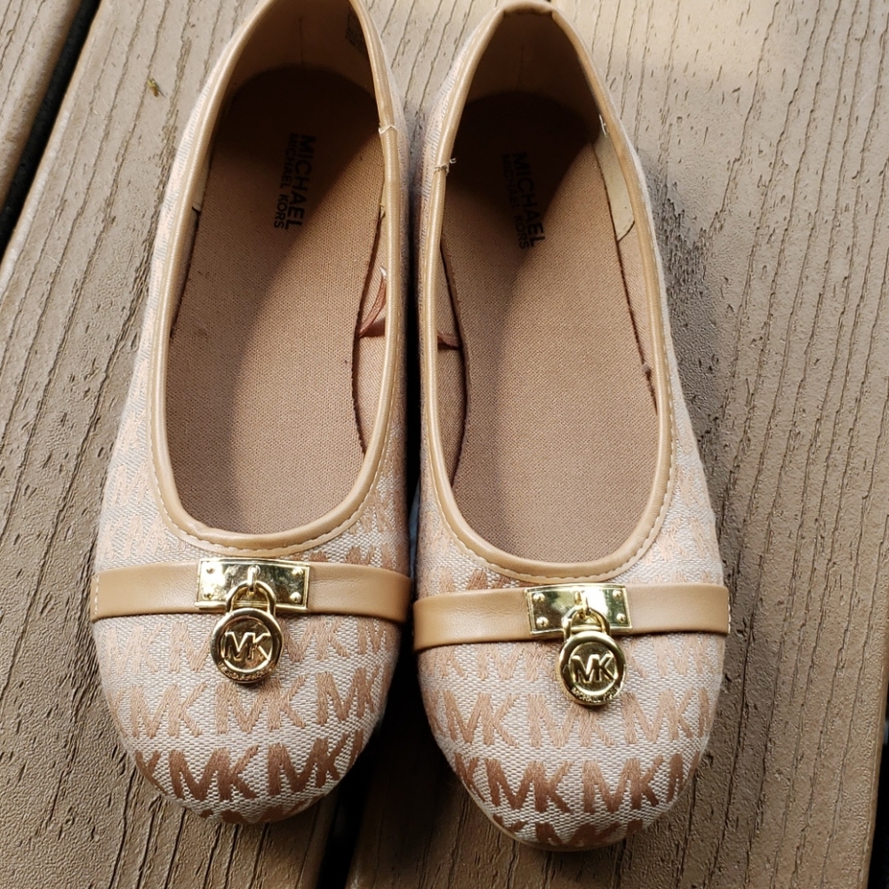 Michael Kors Freeda tan slip on